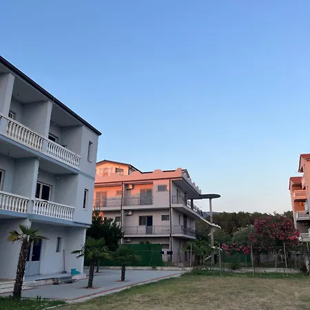 Infinity Konukevi Velipojë
